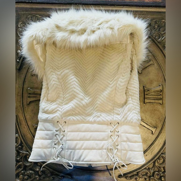 Guess Faux Fur and Faux Leather Vest. - Picture 2 of 3
